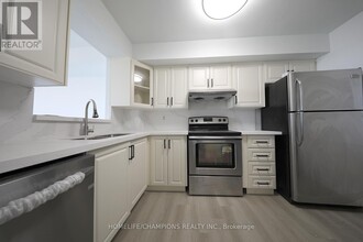 400-400 McLevin Ave in Toronto, ON - Building Photo - Building Photo