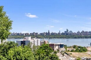 1 Columbus Pl in Cliffside Park, NJ - Building Photo