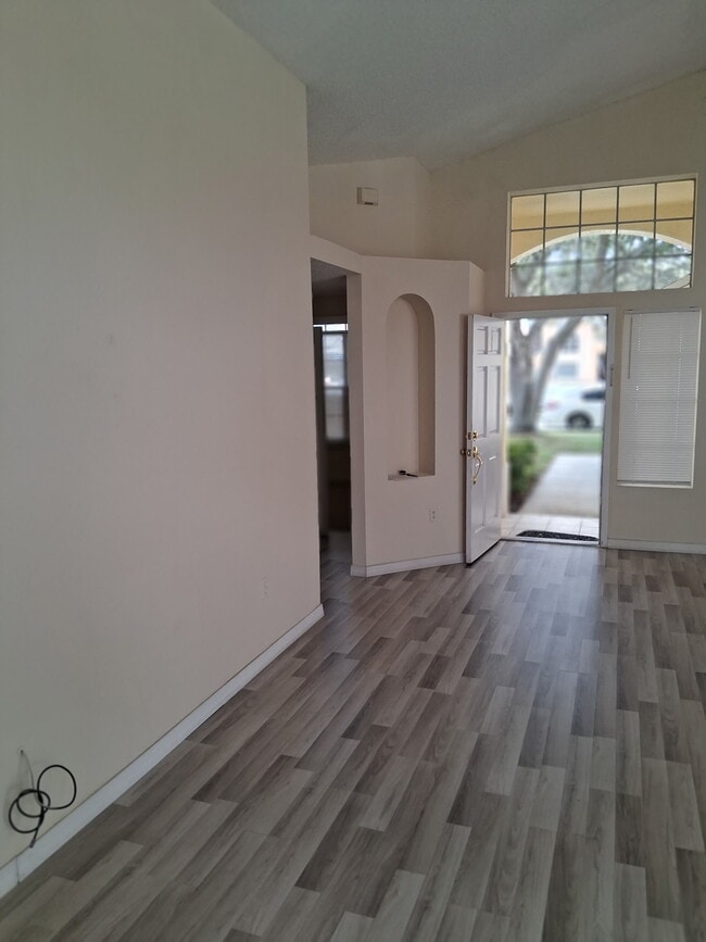 2563 Davenport Cir in Kissimmee, FL - Foto de edificio - Building Photo