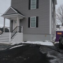 32 Newhall St in Saugus, MA - Building Photo