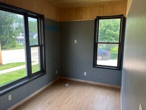 301 E Main St, Unit 301 Lower in Cambridge, WI - Foto de edificio - Building Photo