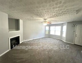5556 Pineridge Ct in Forest Park, GA - Building Photo - Building Photo