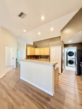 5063 Hough St in North Port, FL - Foto de edificio - Building Photo