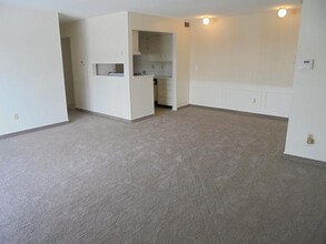5564 Heatherdowns Blvd in Toledo, OH - Building Photo - Building Photo