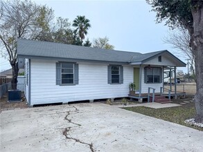 112 W Salazar St in San Juan, TX - Building Photo - Building Photo