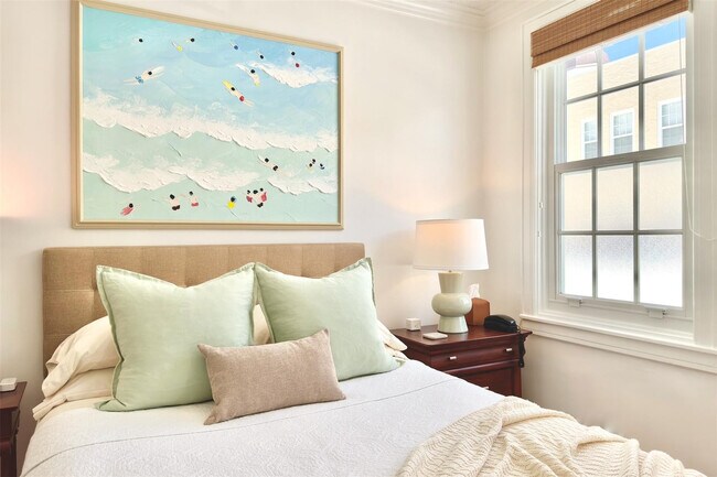 235 Sunrise Ave in Palm Beach, FL - Foto de edificio - Building Photo