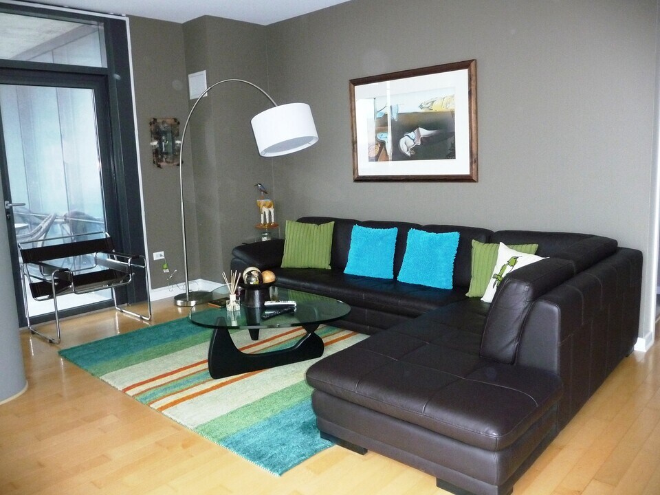 860 W Blackhawk St, Unit 1608 in Chicago, IL - Building Photo