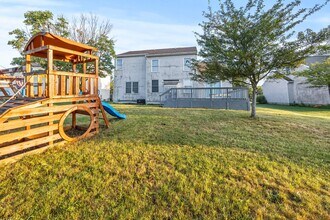 5935 Pondview Ct in Hilliard, OH - Building Photo - Building Photo