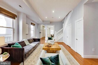 1006 Otis Pl NW in Washington, DC - Building Photo - Building Photo