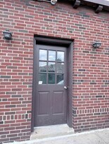 3 Hillside Ave in Manhasset, NY - Building Photo