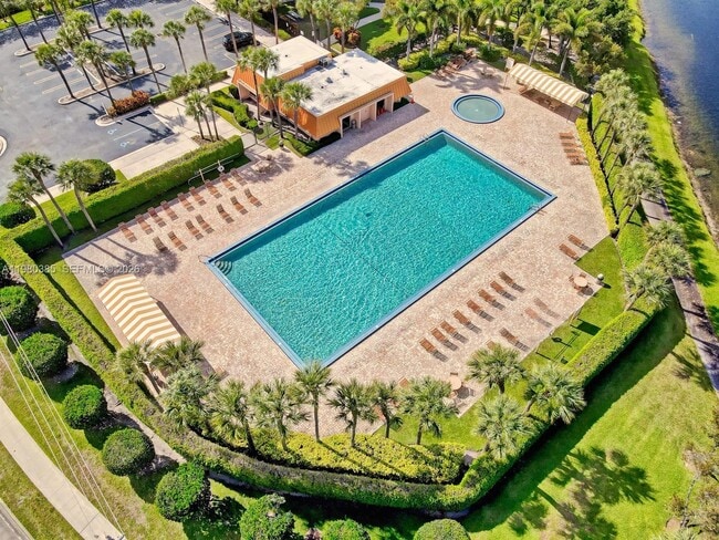 237 Charter Way in West Palm Beach, FL - Building Photo - Building Photo