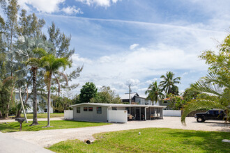 726 Park ave in Naples, FL - Foto de edificio - Building Photo