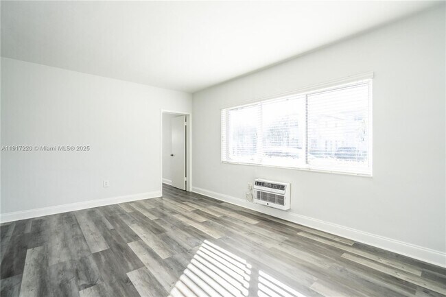 7911 Abbott Ave in Miami Beach, FL - Building Photo - Building Photo