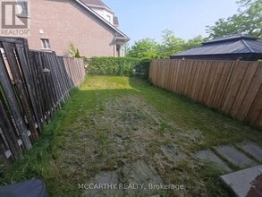 4 Seed House Ln in Halton Hills, ON - Building Photo - Building Photo