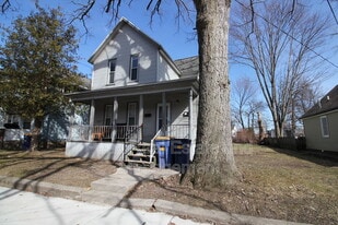 744 Oakland Ave SW in Grand Rapids, MI - Building Photo