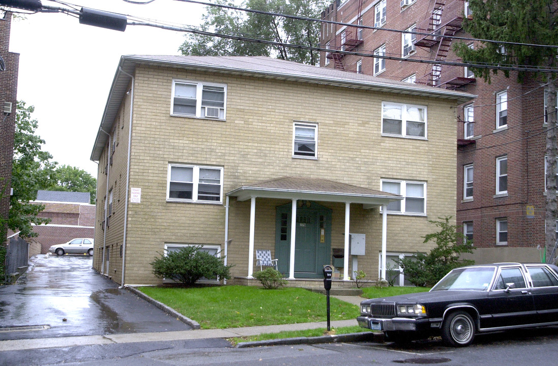 279 Chestnut St in Nutley, NJ - Foto de edificio