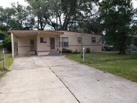 10255 Swarthmore Dr in Jacksonville, FL - Building Photo