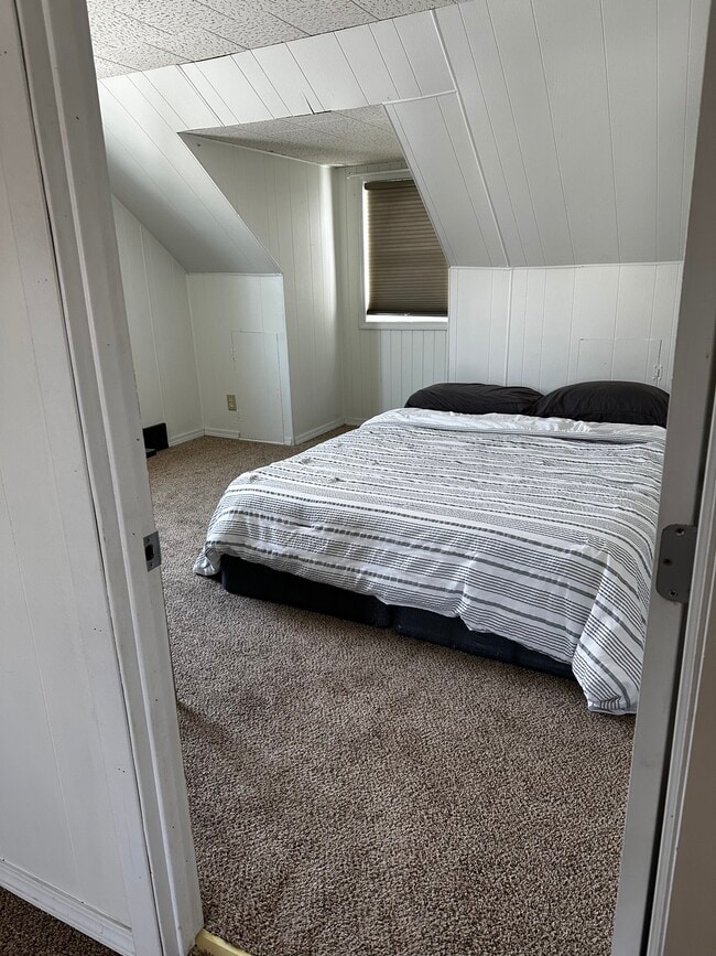 1223 2nd St NE, Unit Room A in Rochester, MN - Foto de edificio - Building Photo