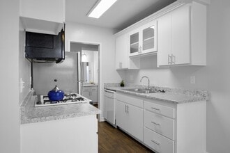 Los Arbolitos Huntington Beach Apartments in Huntington Beach, CA - Building Photo - Building Photo