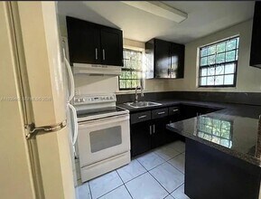 342 NW 43rd St in Miami, FL - Building Photo - Building Photo