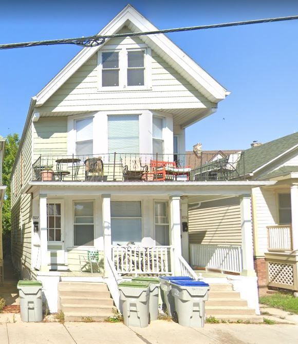 property at 822 E Brady St