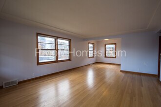 1206 N Humboldt St in Portland, OR - Building Photo - Building Photo