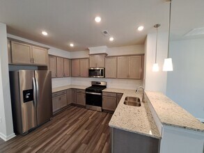 403 Parker Sta Ave in Fuquay Varina, NC - Foto de edificio - Building Photo