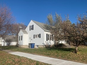 1202 4th Ave S in Moorhead, MN - Building Photo - Building Photo