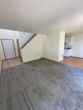 584 22nd Ave SW in Albany, OR - Building Photo - Building Photo