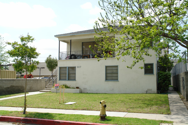 817-819 S Maryland Ave in Glendale, CA - Building Photo - Building Photo