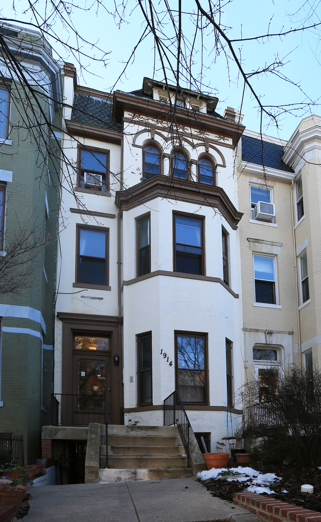 1914 Calvert St NW in Washington, DC - Building Photo - Building Photo