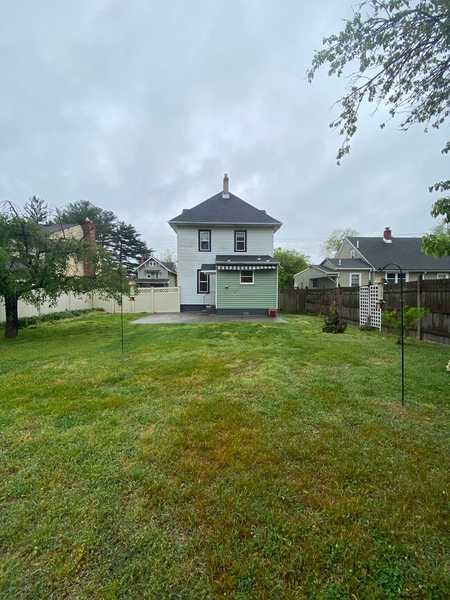 221 Dickinson Rd in Glassboro, NJ - Building Photo - Building Photo