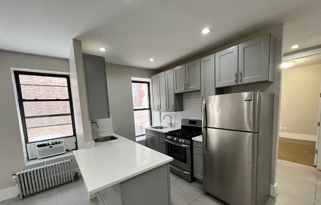 520 Crown St in Brooklyn, NY - Foto de edificio - Building Photo