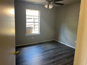 731 Woodland Ct in Kennedale, TX - Foto de edificio - Building Photo
