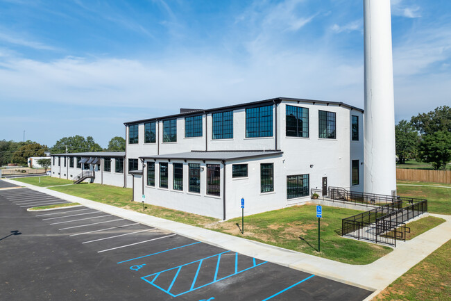 Carnation Village in Tupelo, MS - Foto de edificio - Building Photo