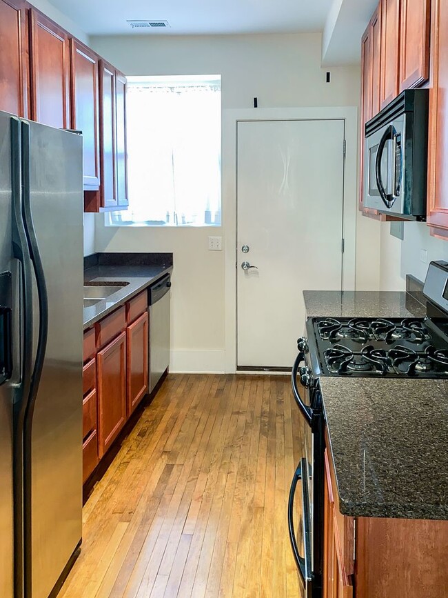 3453 N Wolcott Ave, Unit 3 in Chicago, IL - Building Photo - Building Photo