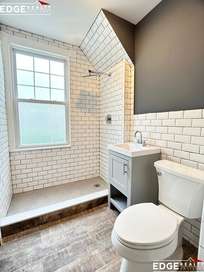 8 Leicester St, Unit 3 in Boston, MA - Building Photo - Building Photo