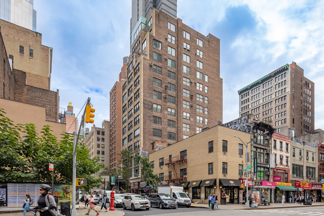 46-50 W 29th St in New York, NY - Building Photo