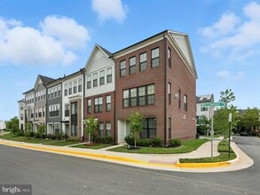 610 Watermans Dr in Woodbridge, VA - Building Photo - Building Photo