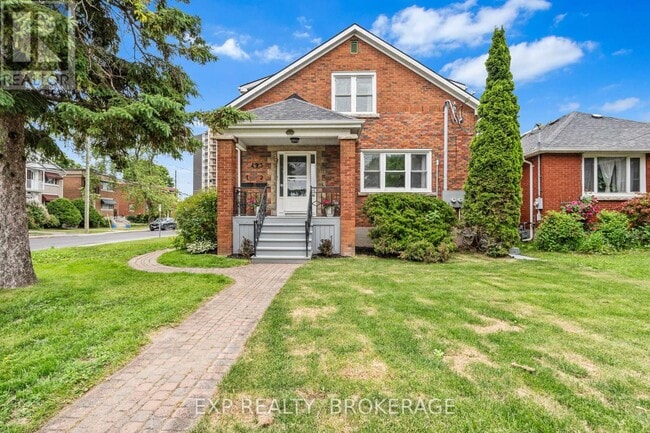 property at 493-493 College St