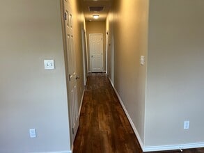 1841 Caroline Ln in Sealy, TX - Building Photo - Building Photo