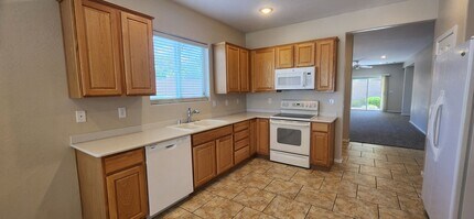 2403 Andromeda Ave in Henderson, NV - Building Photo - Building Photo