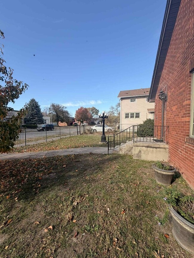 411 S Jackson Ave in Joplin, MO - Building Photo - Building Photo