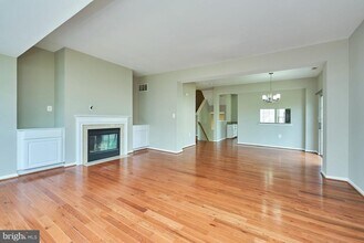 4100 Fountainside Ln in Fairfax, VA - Building Photo - Building Photo