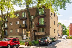 6400 Villeneuve Rue in Montréal, QC - Building Photo