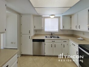 5129 W Sanna St in Glendale, AZ - Building Photo - Building Photo