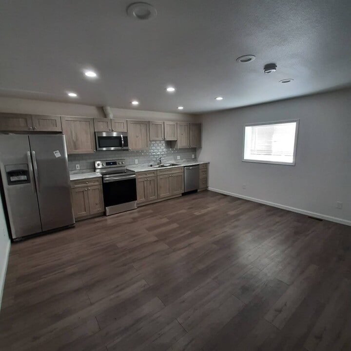 104 E Main St in Florence, CO - Building Photo