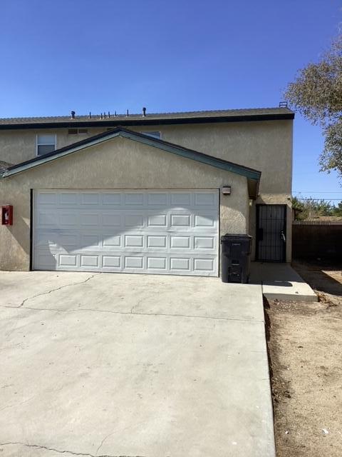 2513 Desert St in Rosamond, CA - Foto de edificio