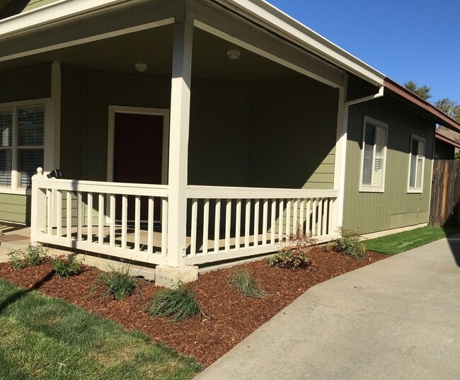 1120 Tulip Ln in Davis, CA - Building Photo - Building Photo