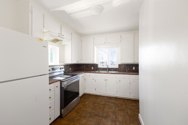 property at 634-634 A Ave